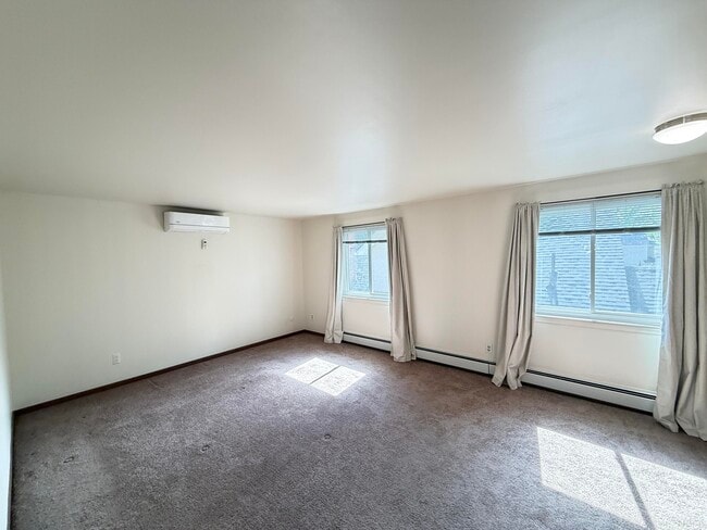 Building Photo - 1707 Dexter Ave
