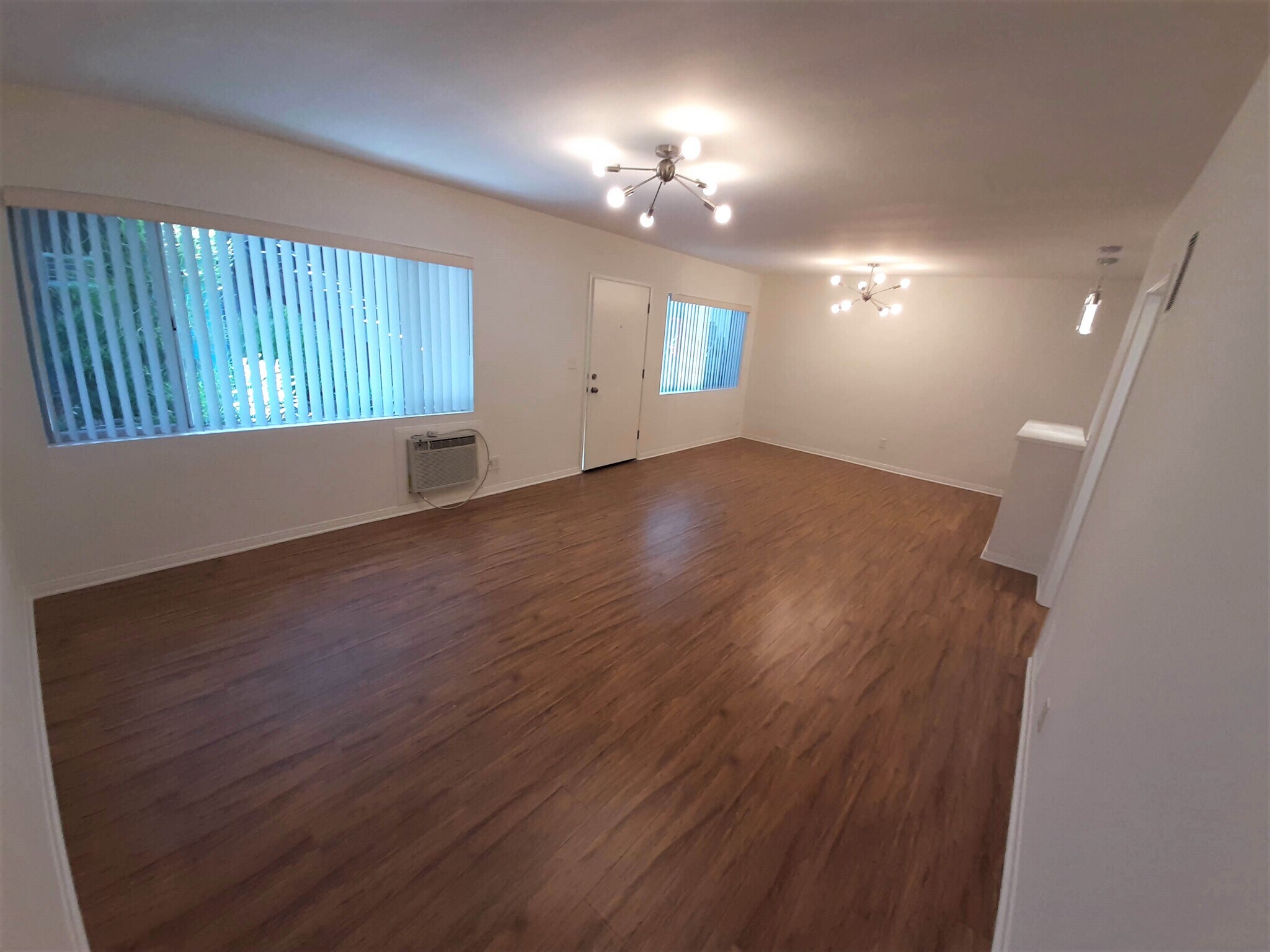 Building Photo - 14804 Dickens St