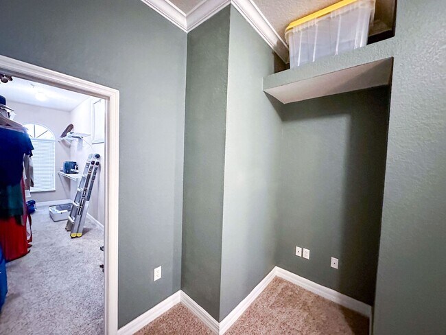 Building Photo - 3 Bed/ 2.5 Bath Pet Friendly Home!