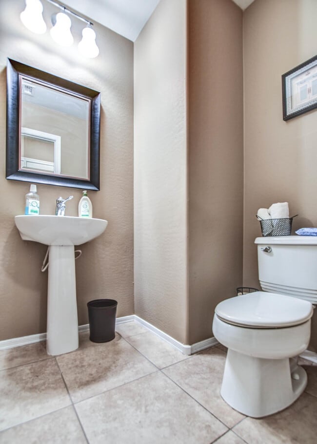 Building Photo - 8064 W Rushmore Way