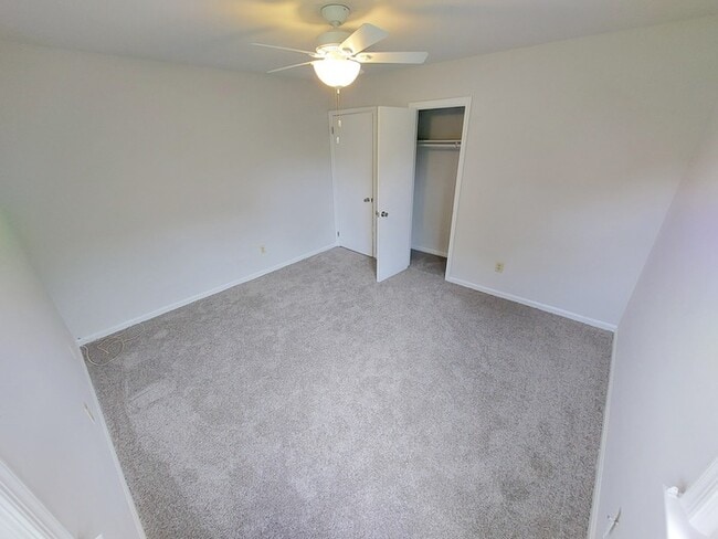 Building Photo - CUTE AND COZY 3 BEDROOM HOME AT BUCKROE BEACH FOR RENT!!!