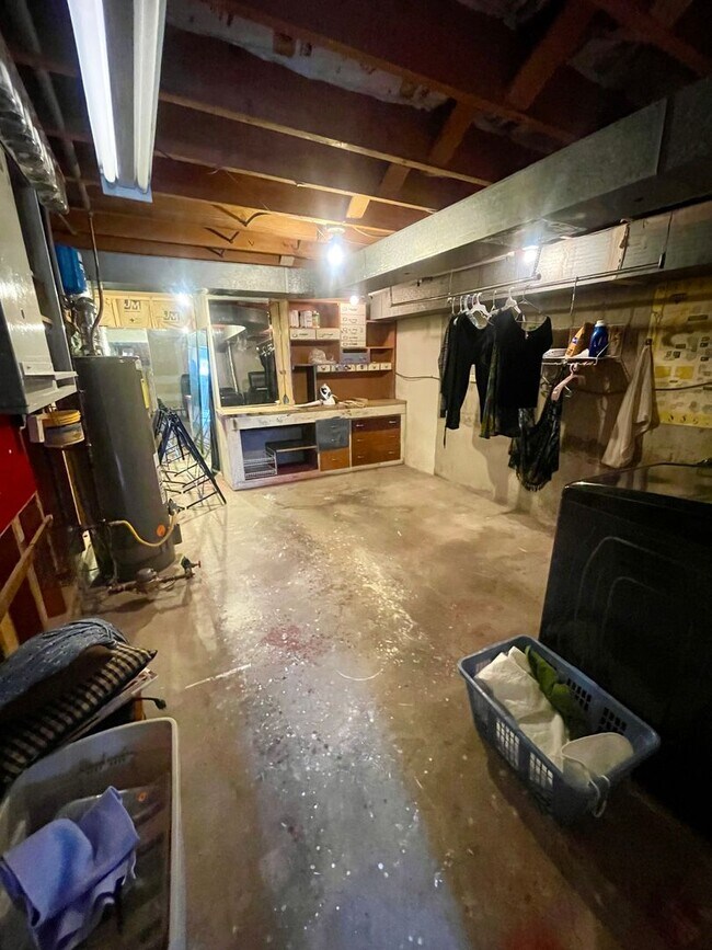 Building Photo - Furnished 3 bedroom/2bath close to Garden of the Gods