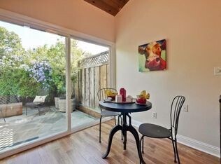 Building Photo - 3 bedroom 2 bath Townhome - Greenmeadow Neighborhood Palo Alto!  $6800