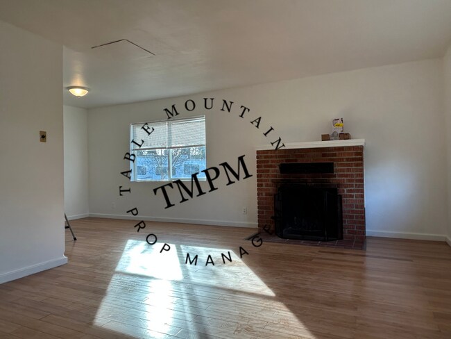 Building Photo - 1295 Floral Ave