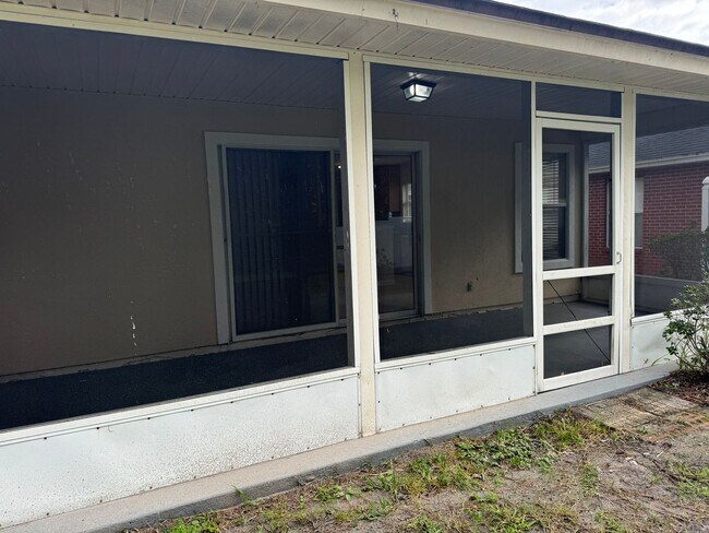 Building Photo - Home For Rent