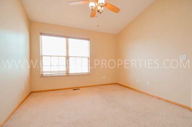 Building Photo - 15221 Alpine Dr