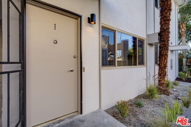 Building Photo - 2230 Redondo Blvd