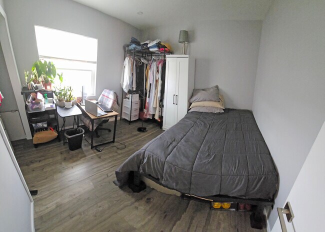 Building Photo - 2053 Barry Ave