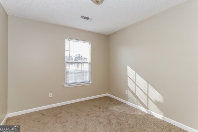 Building Photo - 5319 Creekview Way