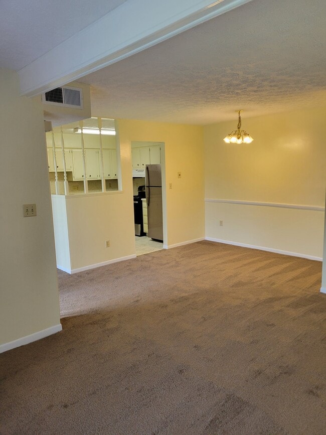 Building Photo - 515 Powell Ln