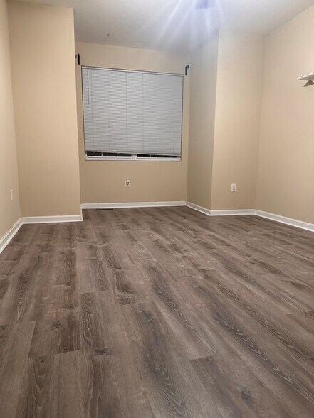 Building Photo - 7545 Mansion Cir