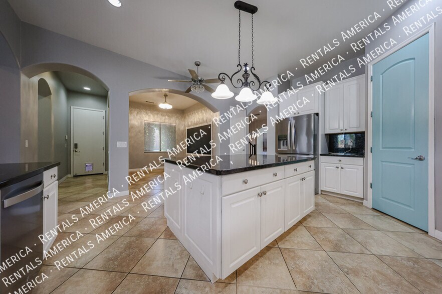 Building Photo - 21665 S 215th Pl