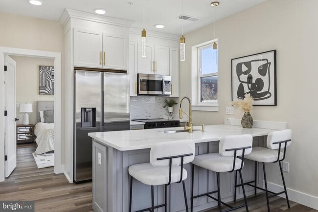 Building Photo - 1016 Rhode Island Ave NE