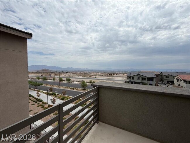 Building Photo - 1741 N Desert Foothills Dr