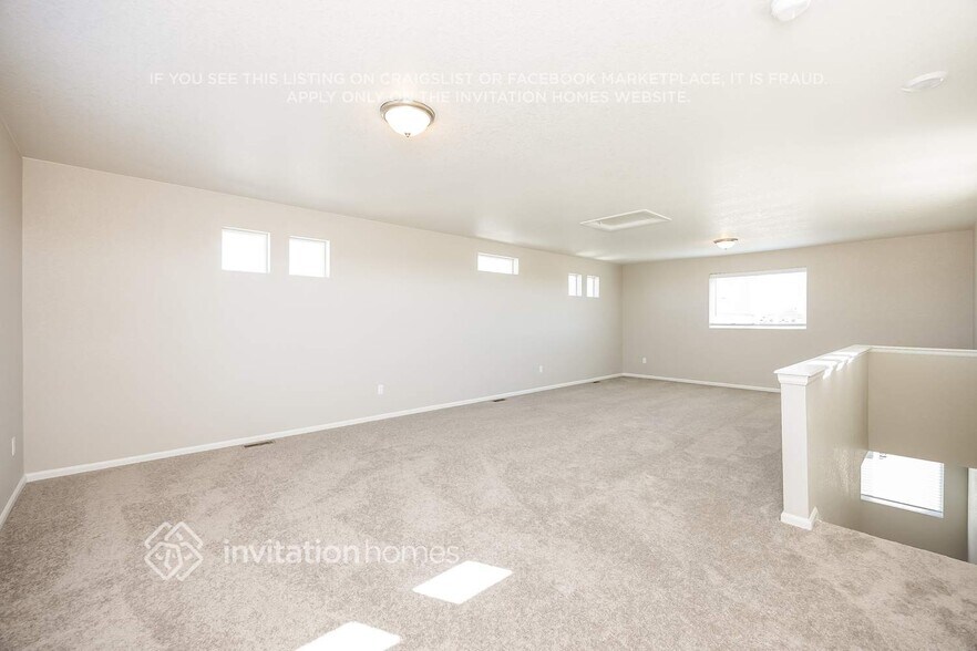 Building Photo - 5627 Bowerman Ln