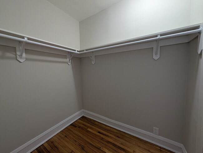 Building Photo - 2706 N Spaulding Ave