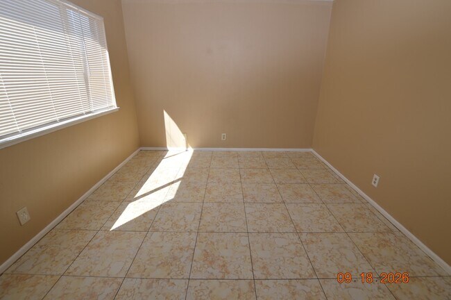 Building Photo - 617 Vincent Way