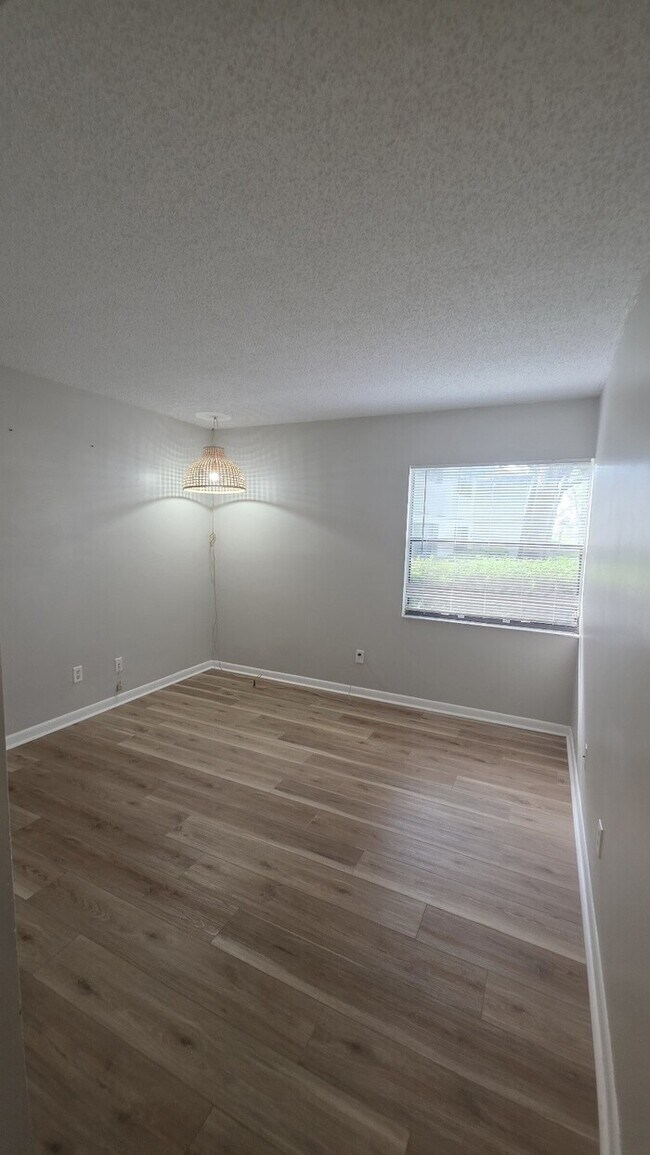 Building Photo - 2 Bedroom 2 Bath Condo just 10 Minutes from Downtown St Augustine and Beaches