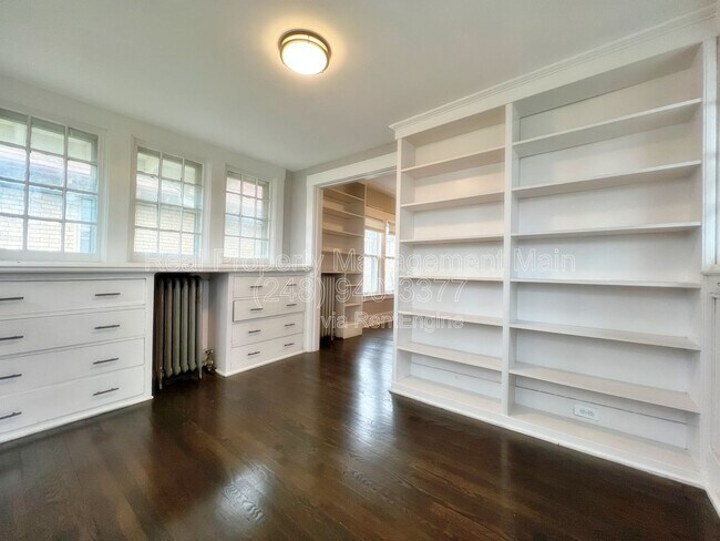 Building Photo - 1525 Edison St