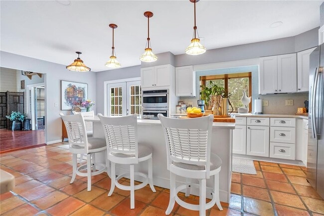 Building Photo - 8 Fernwood Trail