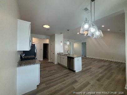 Building Photo - 645 Glensford Dr