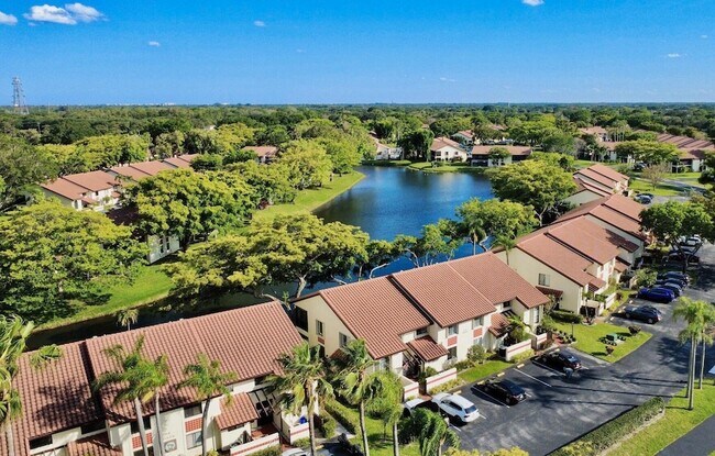 Building Photo - 10615 Ocean Palm Way