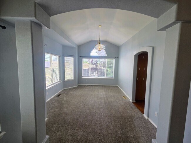 Building Photo - Beautiful Highlands Ranch Home with Finished Basement & 3-Car Garage!