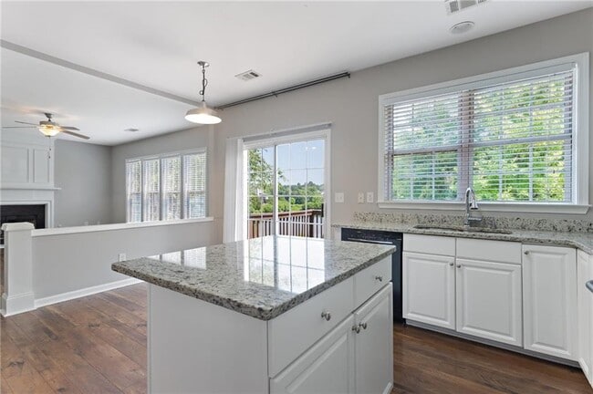 Building Photo - 6250 Whirlaway Dr