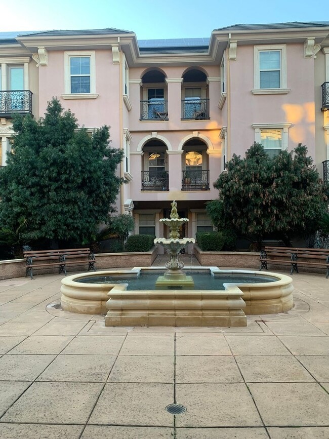 Building Photo - Move In Special: $250 Off First Month's Rent If Rented By 02/15/26! Luxurious Belvedere Condo Ava...