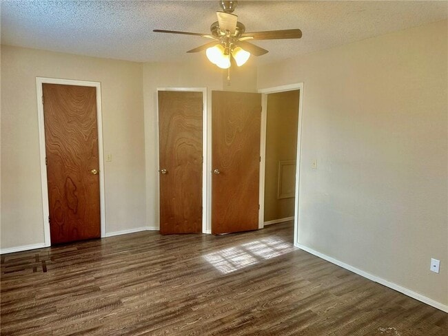 Building Photo - 1909 Cypress Pl