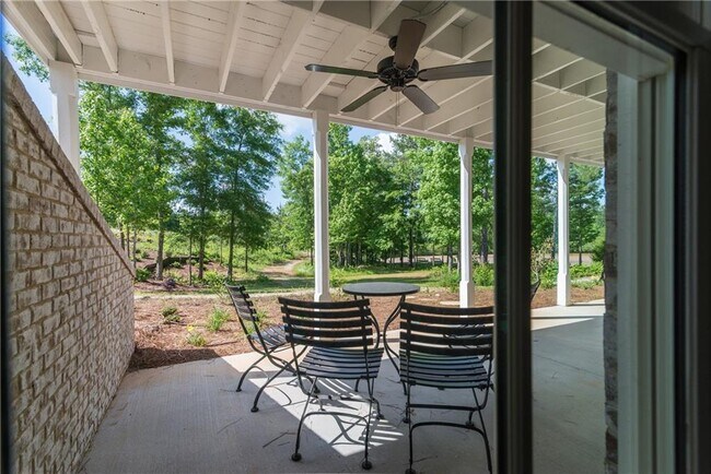 Building Photo - 1000 Loliver Ln