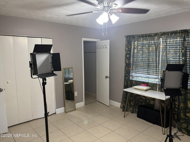 Building Photo - 1950 Paine Ave