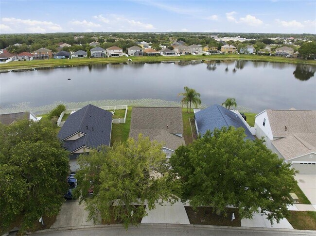 Building Photo - 10604 Lakeside Vista Dr
