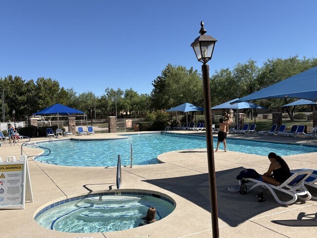 Building Photo - 2,500 sq ft 4 bedroom + Den home in Rancho Sahuarita