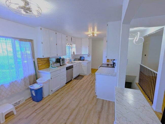 Building Photo - 11960 W Alameda Pky