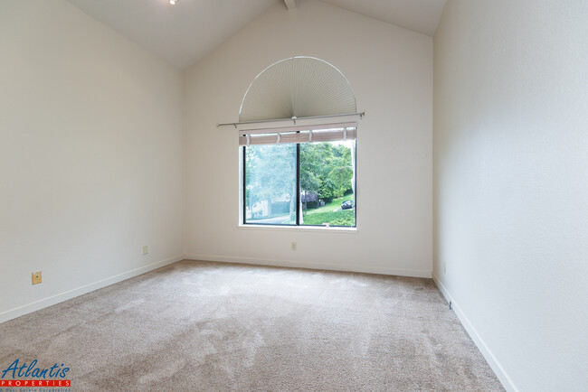 Building Photo - Beautiful Scotts Valley Townhouse | Great ...