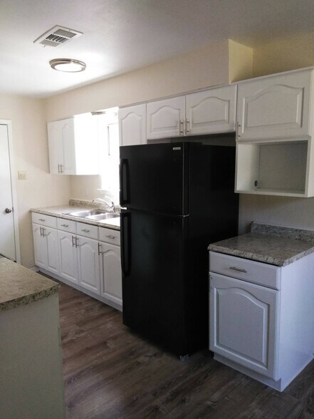 Building Photo - 13237 Valley Forge Cir