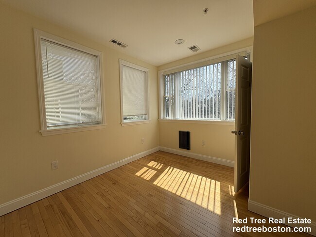 Building Photo - 1801 Beacon St