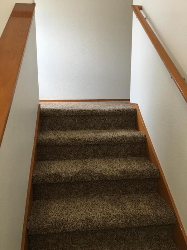 Building Photo - 1330 D S Skyline Dr