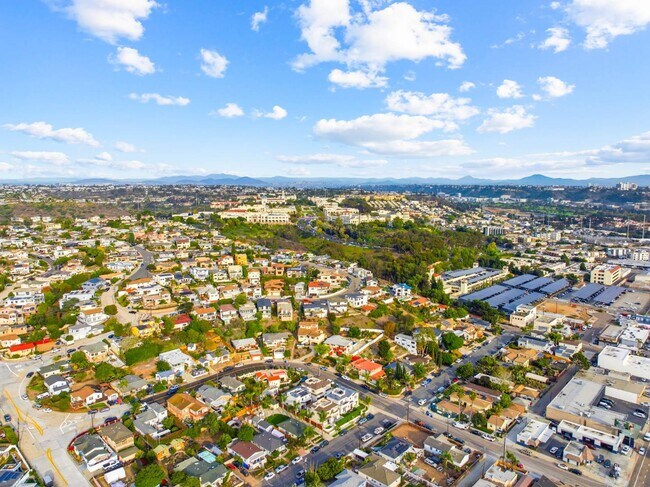 Building Photo - 5051 Savannah St