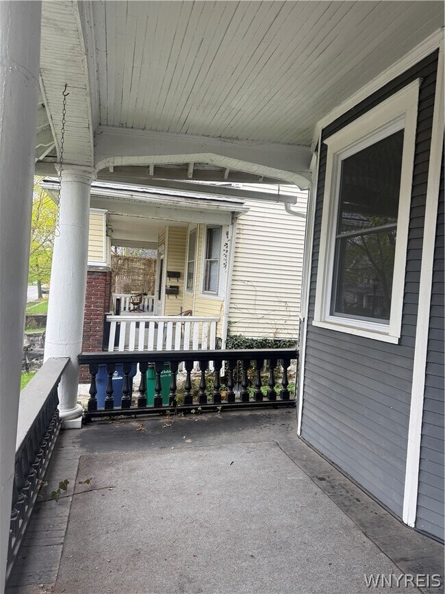 Building Photo - 37 Inwood Pl