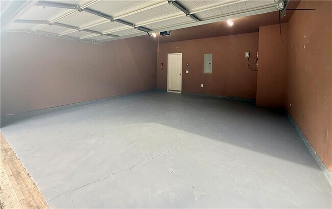 Building Photo - 2256 Peach Shoals Cir