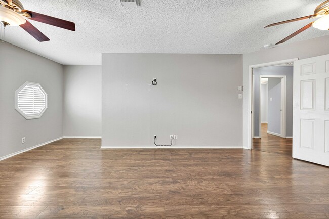Building Photo - 9230 New Kenton