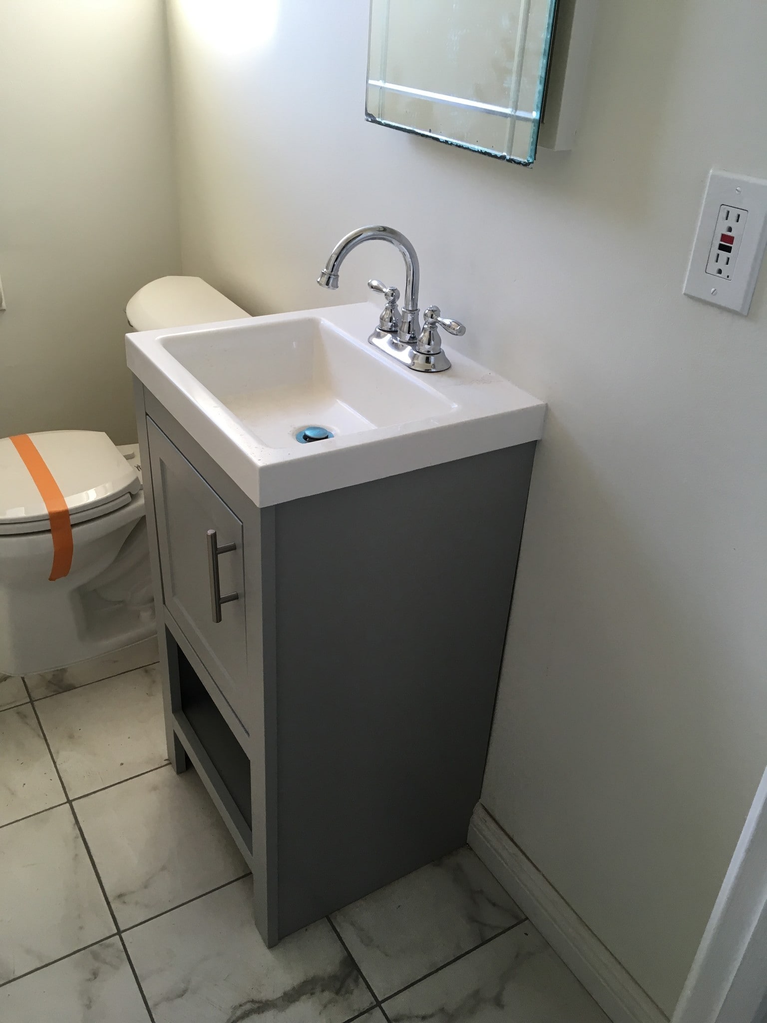 Main bathroom with tub and shower - 11702 Crenshaw Blvd
