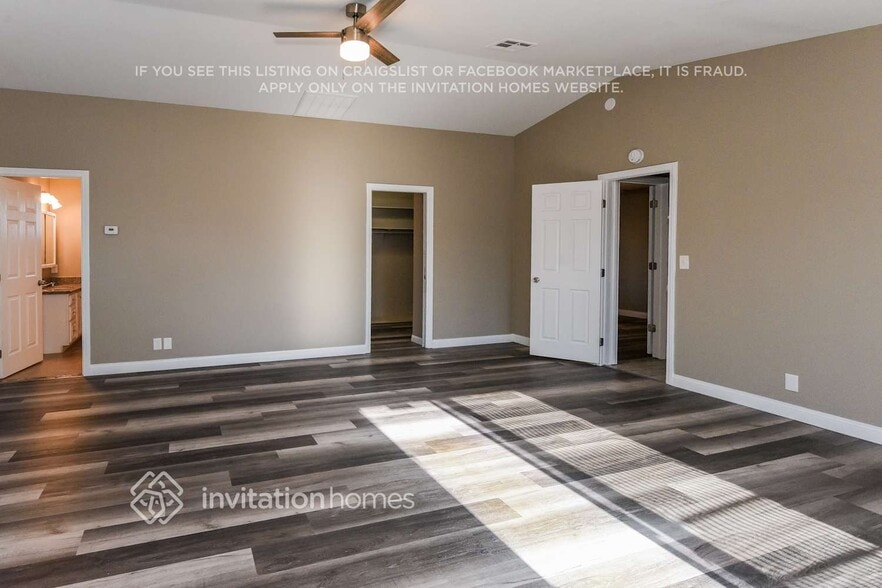 Building Photo - 26 Brown St