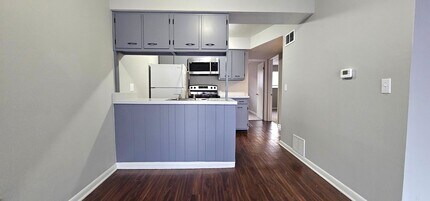 Building Photo - 3809 Briar Pl