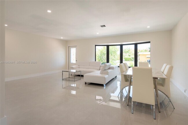 Building Photo - 4700 McKinley St