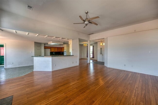 Building Photo - 4705 Farmington Rd