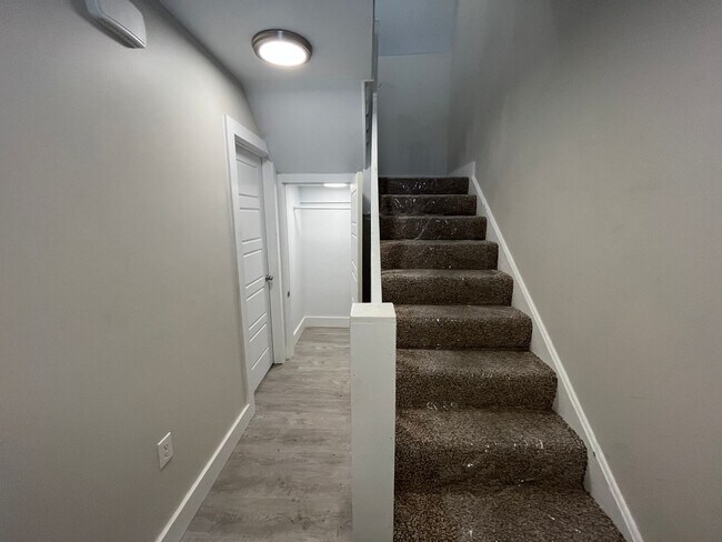 Building Photo - 1966 Randall Rd