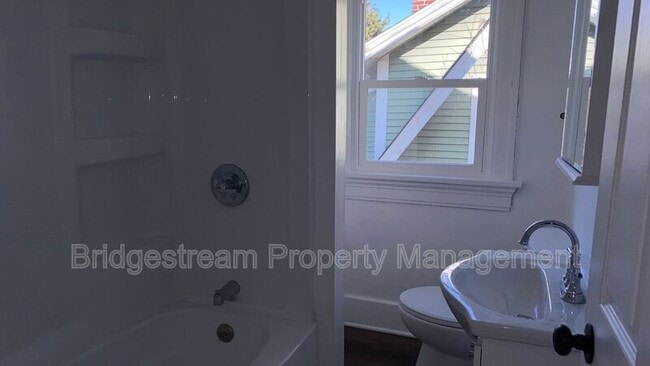 Building Photo - 167 W Hudson Ave